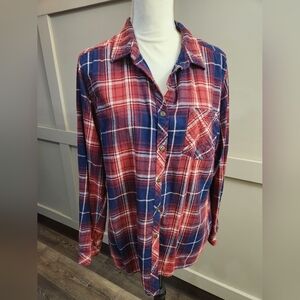 Sonoma Flannel. Size XL. Fabric has pilling. Please see pics.